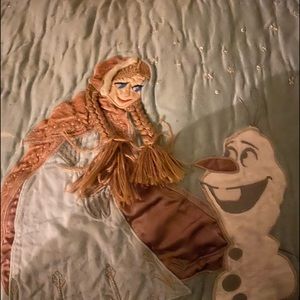 Pottery barn kids frozen quilt.